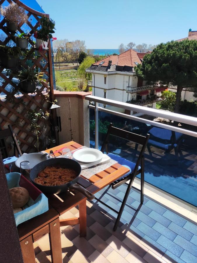 Appartamento Riviera Trilocale Wifi E Parcheggio Privato Ventimiglia Eksteriør bilde