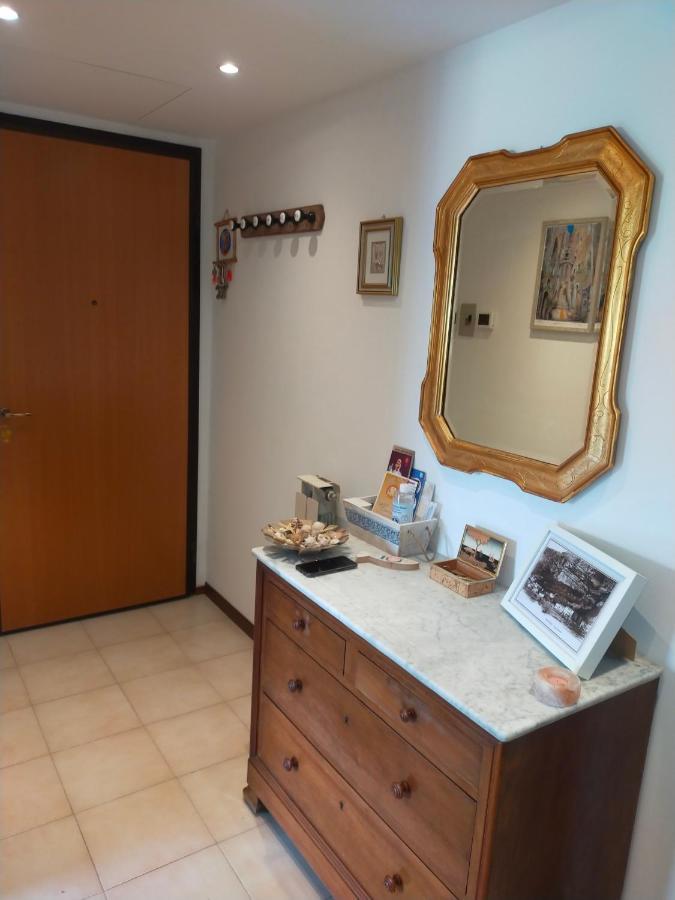 Appartamento Riviera Trilocale Wifi E Parcheggio Privato Ventimiglia Eksteriør bilde