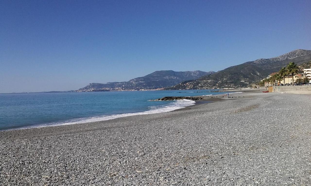 Appartamento Riviera Trilocale Wifi E Parcheggio Privato Ventimiglia Eksteriør bilde